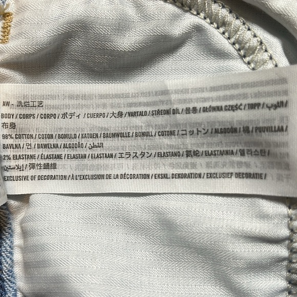 HOLLISTER ULTRA HIGH RISE STRETCH REDONE PATCHWORK RAW HEMLINE MOM JEANS - Picture 11 of 11